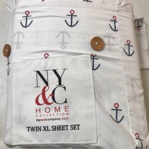 New York & Company Twin XL Sheet Set Super Soft White Red